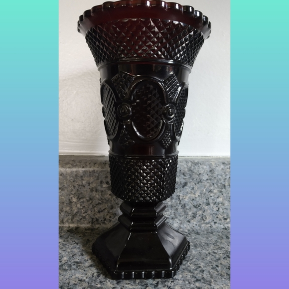 Avon Cape Cod Collection Flower Vase - Picture 3 of 4